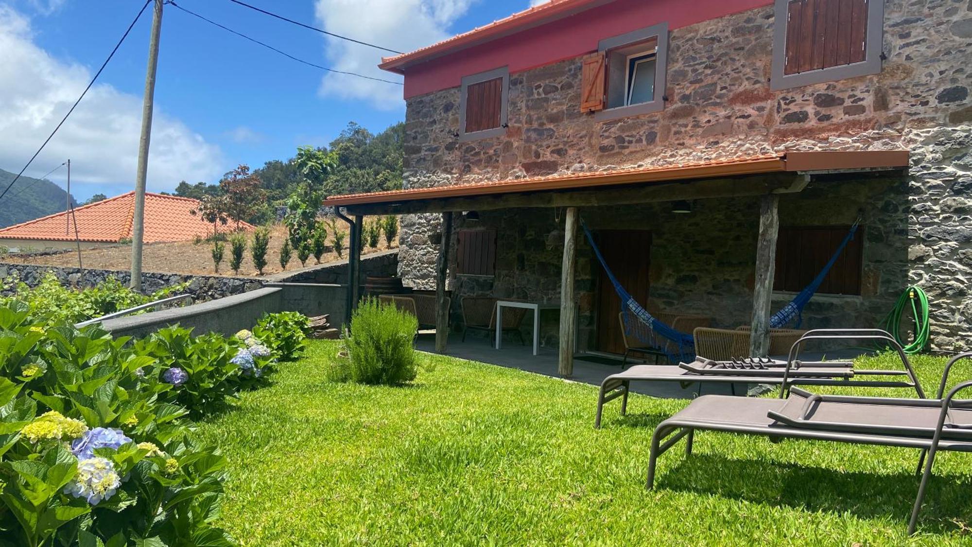Vila Madeira Bird House - House In The Mountains With Garden São Vicente Exteriér fotografie