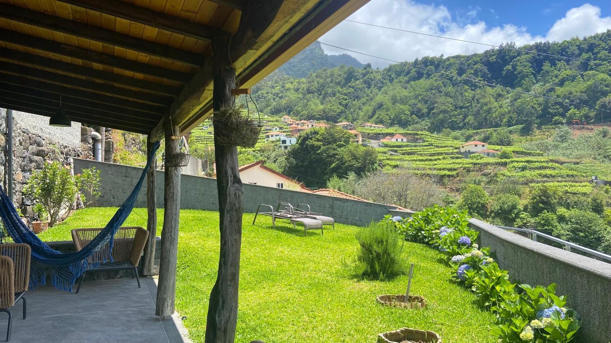 Vila Madeira Bird House - House In The Mountains With Garden São Vicente Exteriér fotografie